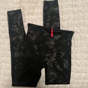 SPANX faux leather camo print leggings. Size Small!